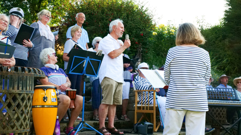 RNLI GARDEN PARTY-01