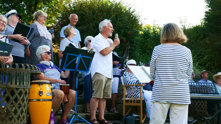 RNLI GARDEN PARTY-02